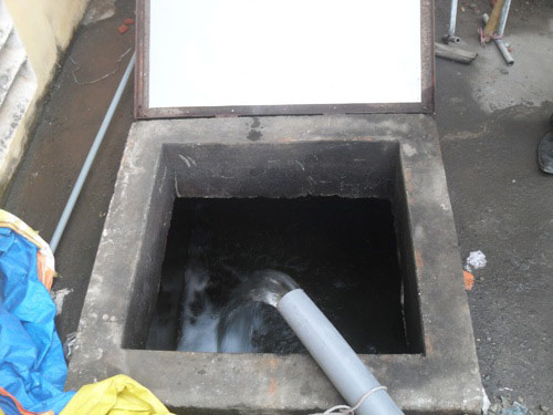 thau rửa bể nước huyện Đông Anh
